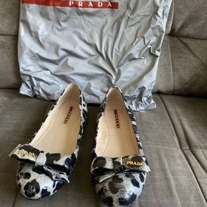 Prada patent leather animal print bow flats, SZ 39